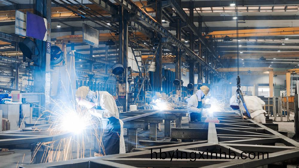 车间烟尘大,招工难？超曼助力打造洁净工作环境！